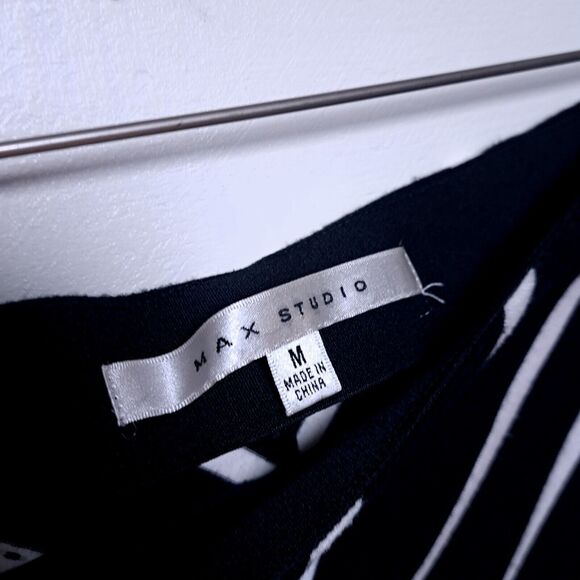 Max Studio Black White Chevron Stripe Skirt Knee Length Pull On Women's Medium - Picture 3 of 7